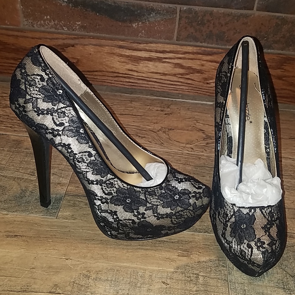 Shoedazzle Lana lace platform heels